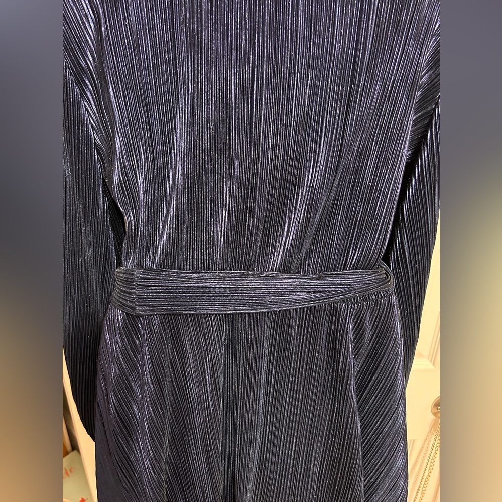 Bardot Belissa navy shimmer pleated faux wrap dress size 6 - Picture 14 of 15